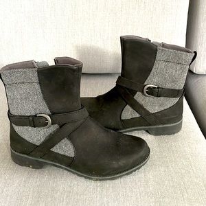 Eddie Bauer women’s winter/rain boots size 10 worn once